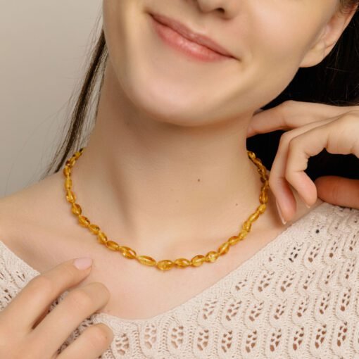 Amber necklace oval honey 1