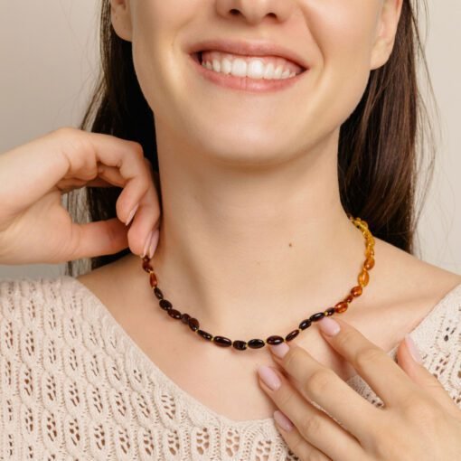 Amber necklace oval rainbow 1