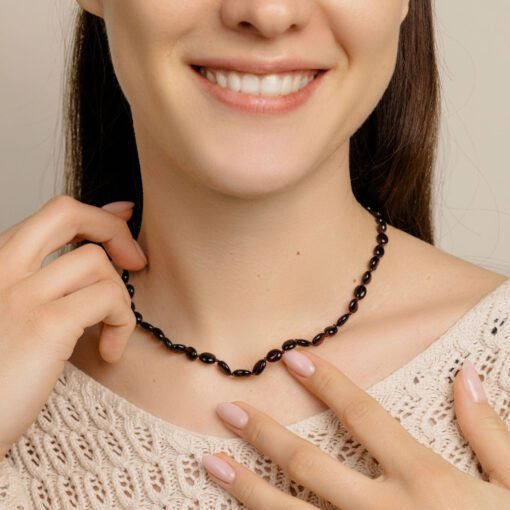 Amber necklace oval cherry 1