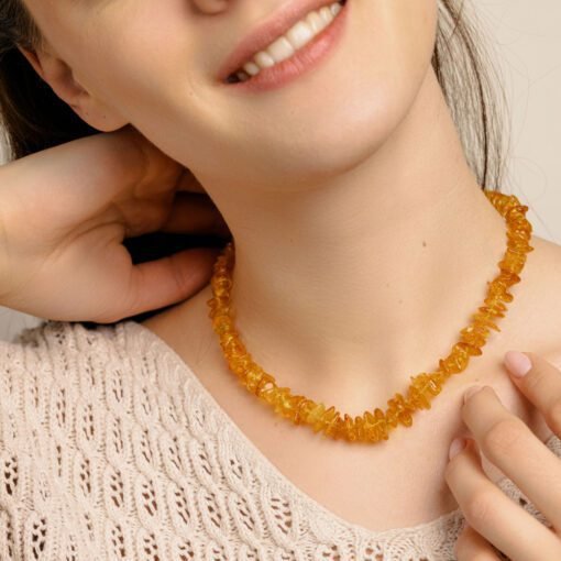 Amber necklace chips honey 1