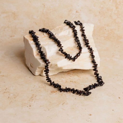 Amber necklace chips 90 cm cherry